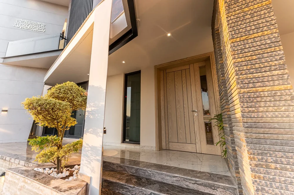 Entrances & Facades